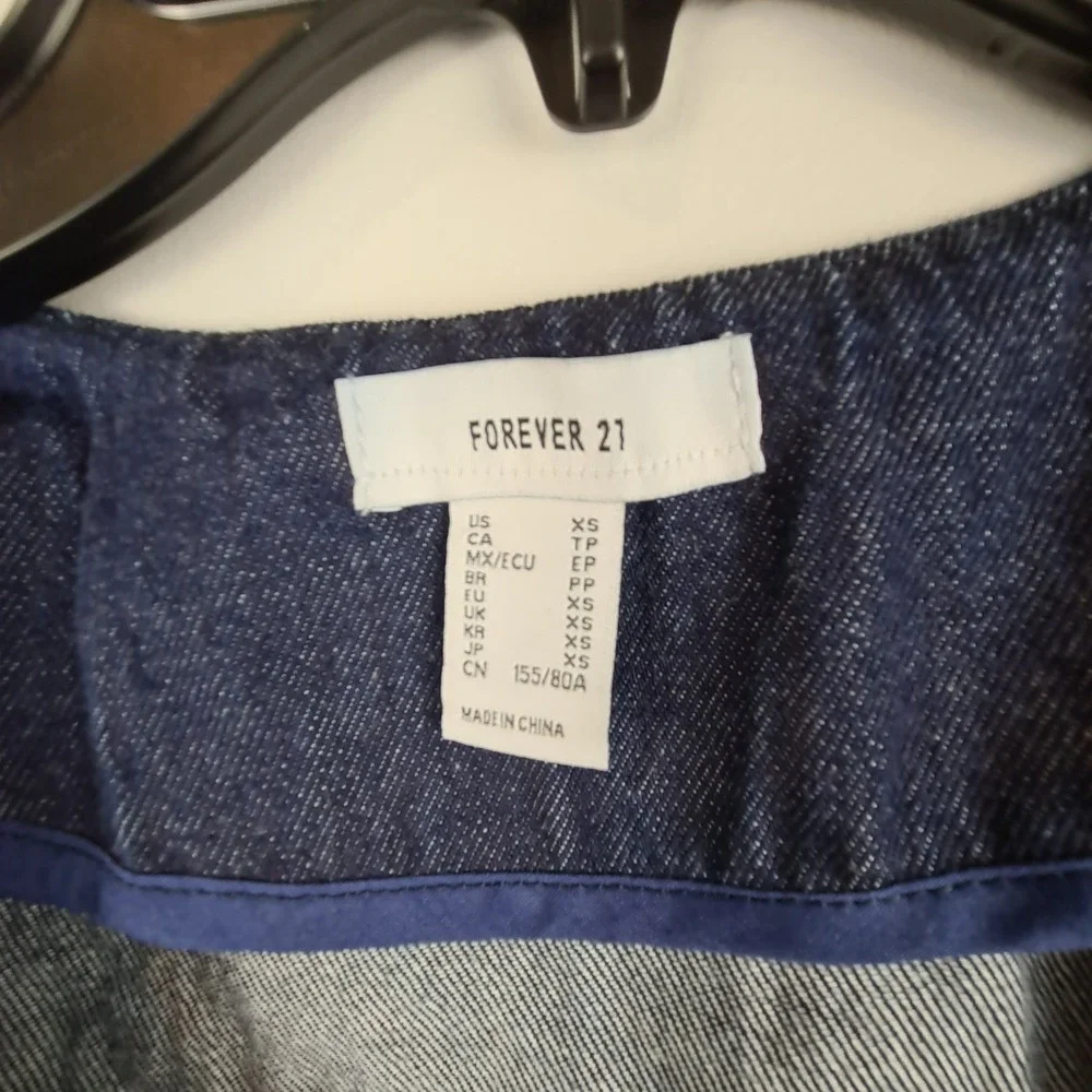 Forever 21 Women's Denim Vest Cropped Fitted Dark Wash XS Elastic Waist Buttons - Picture 2 of 7